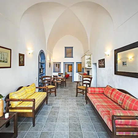Villa Aeon Fira (Santorini)